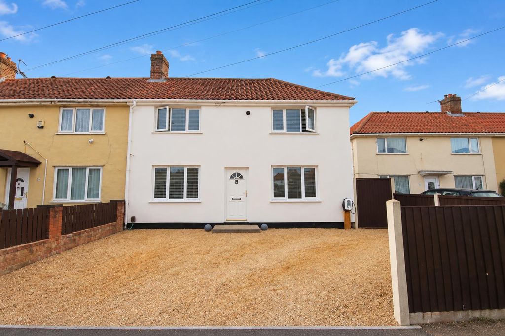 Property photo 2 of 22 789ba825-d5F4-400A-977c-1E1d986c5919.Png