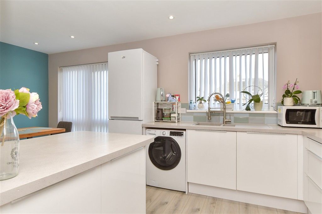 Property photo 3 of 10 Kitchen/Diner