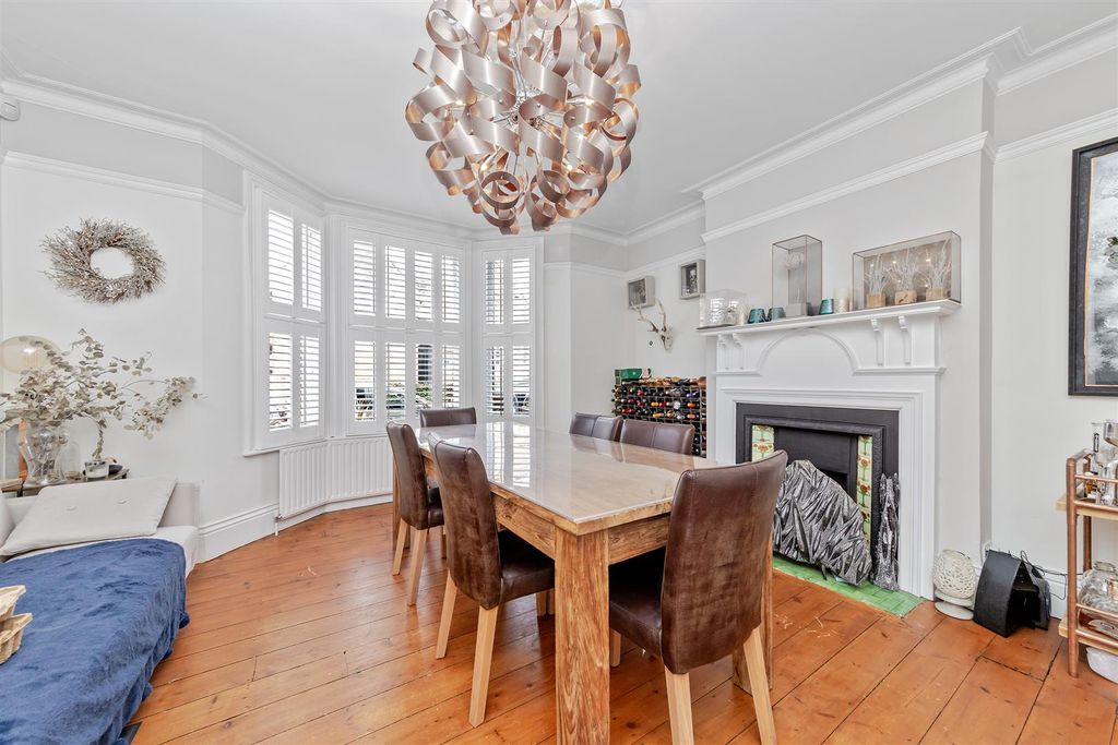 Property photo 2 of 22 4Blandfordroad-25.Jpg
