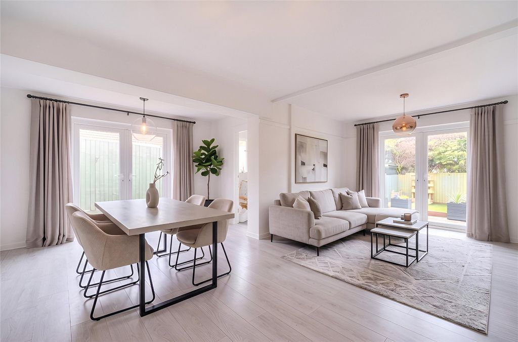 Property photo 3 of 19 Staged Dining/Family