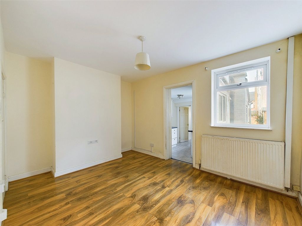 Property photo 3 of 8 Picture No. 02