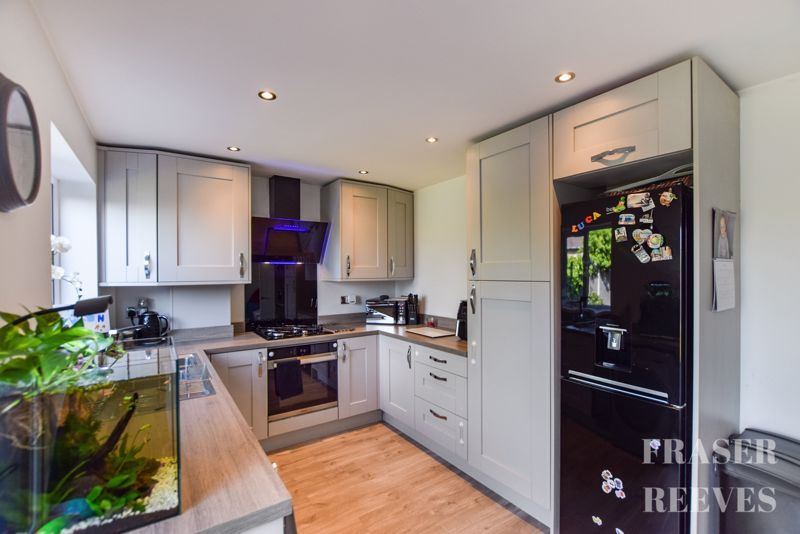 Property photo 2 of 18 Kitchen