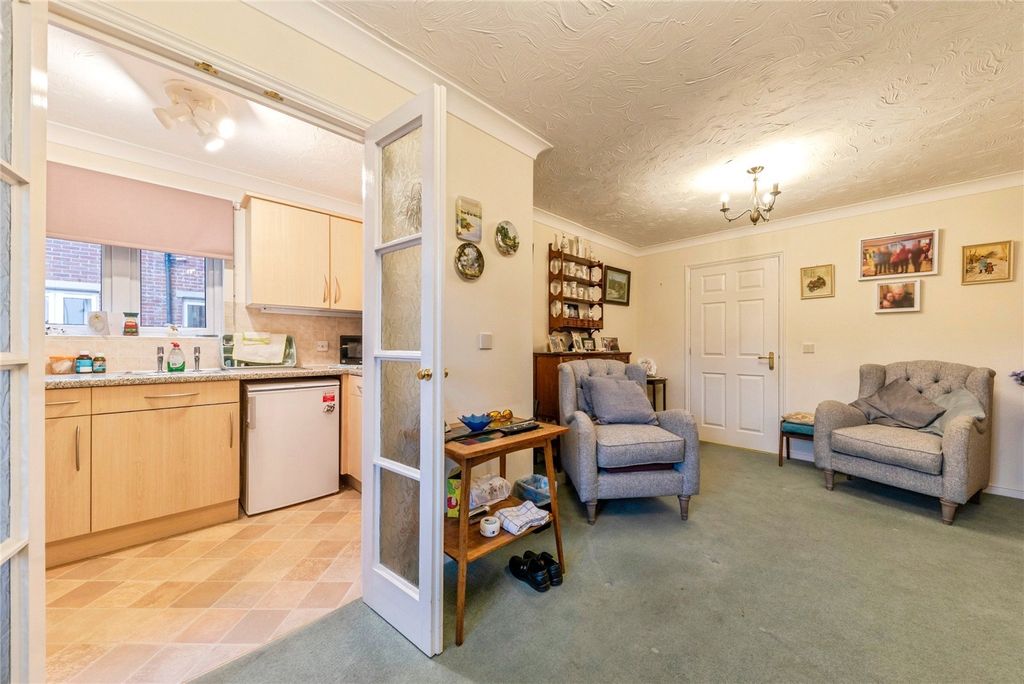 Property photo 3 of 11 Living Room