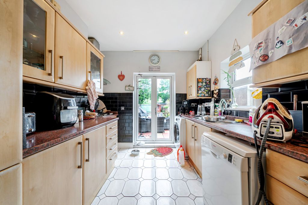 Property photo 3 of 11 1471634-12-6A26B2...