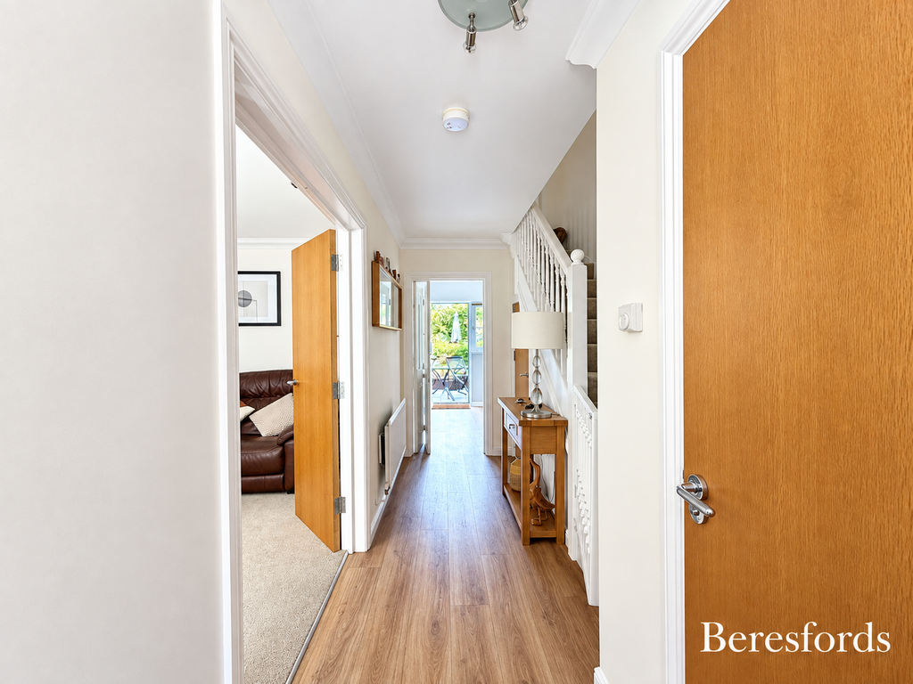 Property photo 2 of 28 Entrance Hall