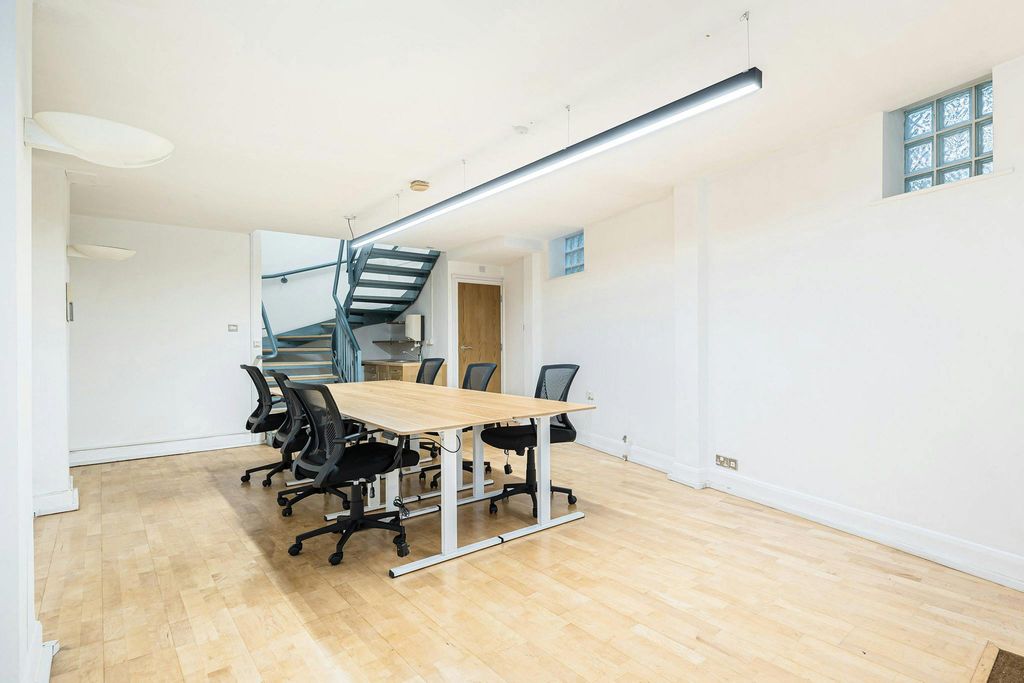 Property photo 3 of 6 8 Hatchers Mews Office 1.Jpg