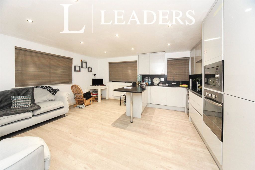 Property photo 3 of 8 Picture No. 05