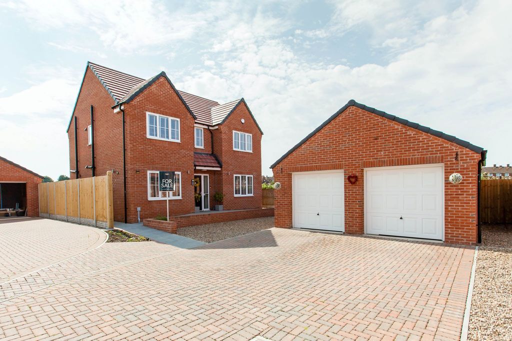 Property photo 1 of 39