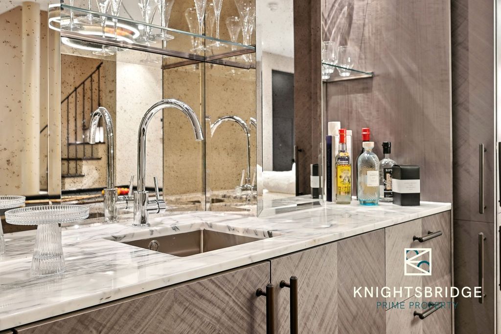 Additional image 17 of 6 bed property to rentChester Square, London SW1W