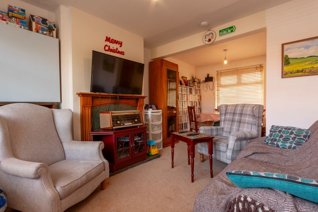 Property photo 2 of 22