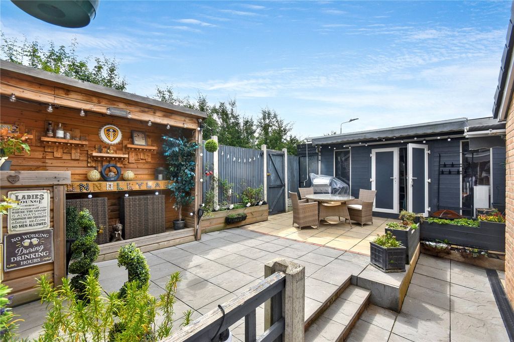 Property photo 1 of 22 Picture No. 16