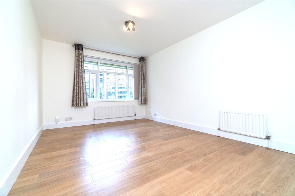 Property photo 3 of 15 Picture No. 43