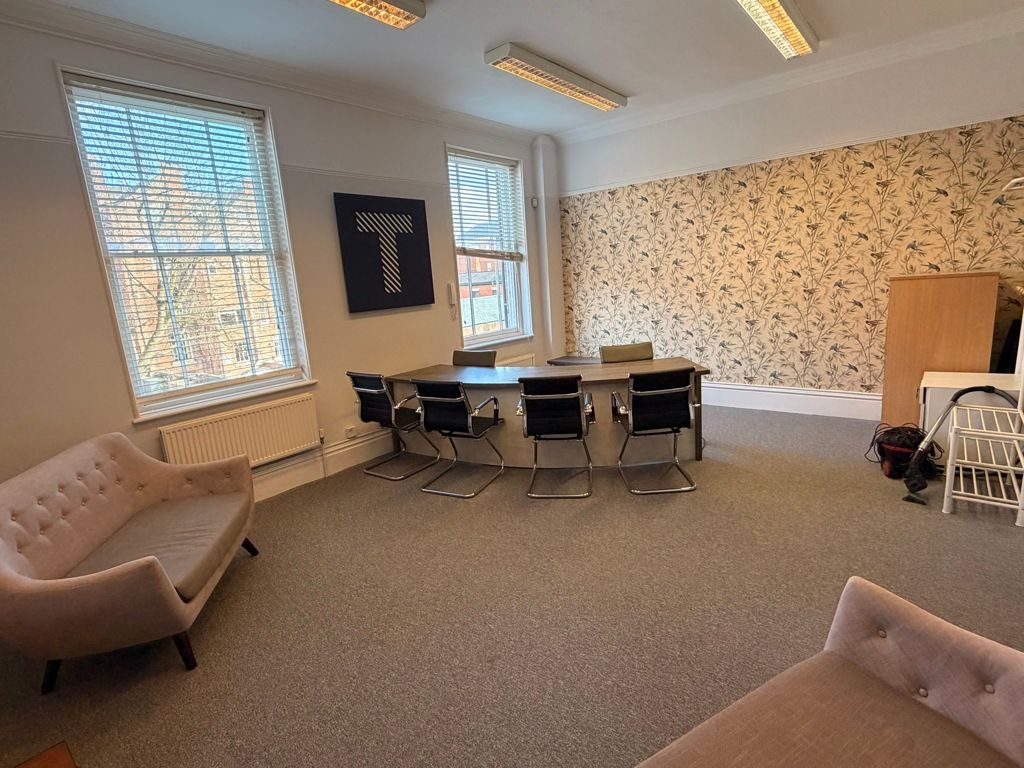 Property photo 2 of 12 Photo 28