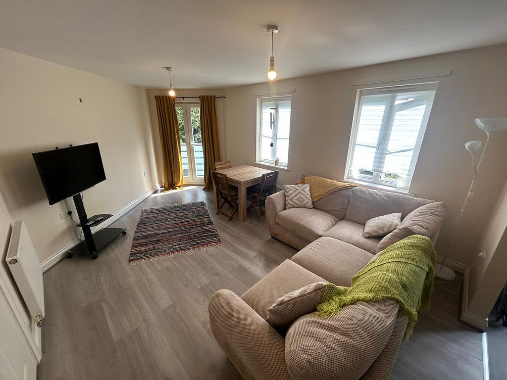 Property photo 2 of 5