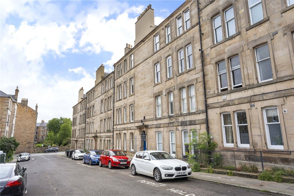 Property photo 1 of 9 Comely Bank Row