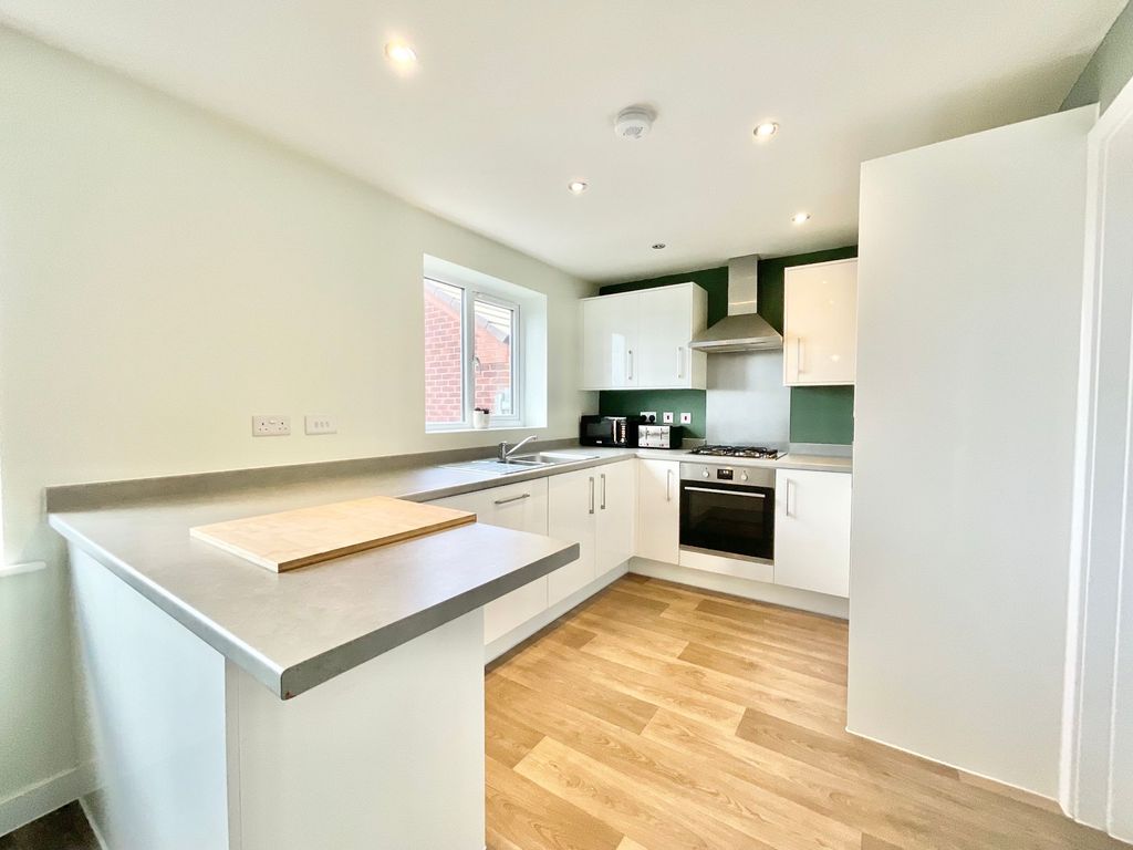 Property photo 2 of 23