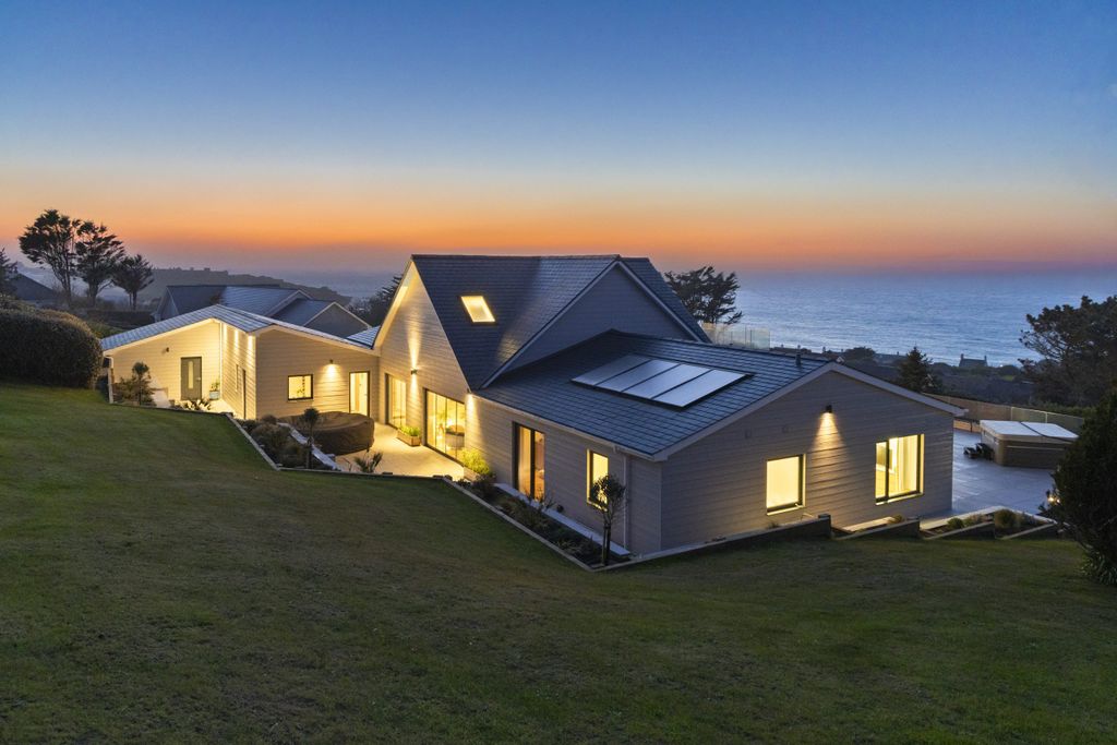 Property photo 3 of 38 Photo 2