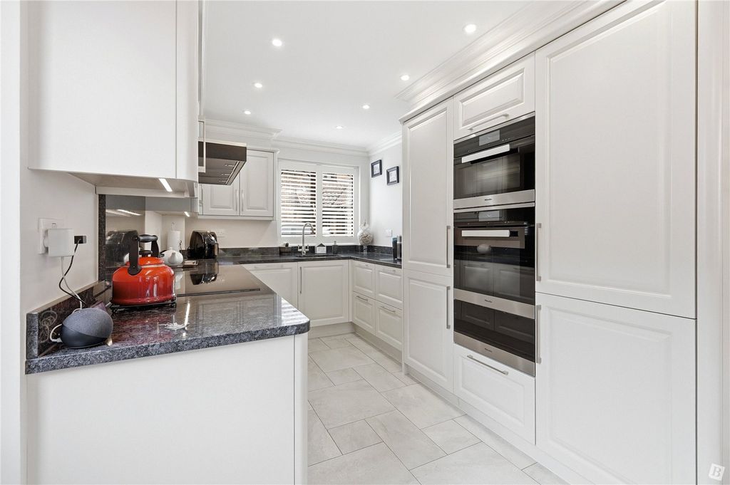 Property photo 2 of 16 Kitchen