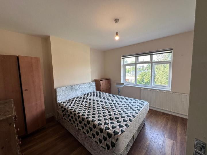 Property photo 1 of 3