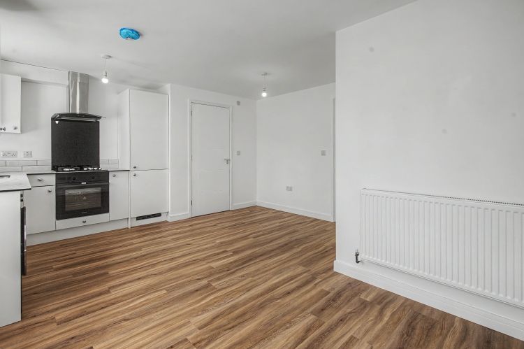 Property photo 2 of 8 327819