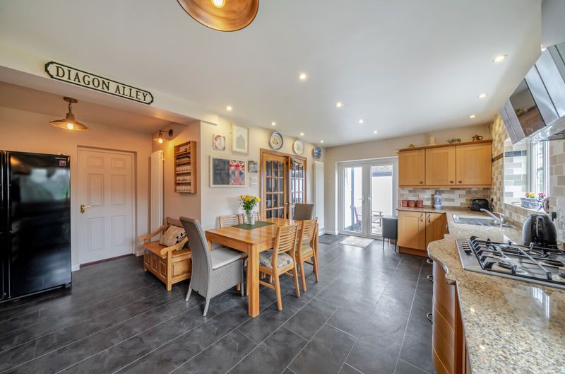 Property photo 2 of 19 Photo 9