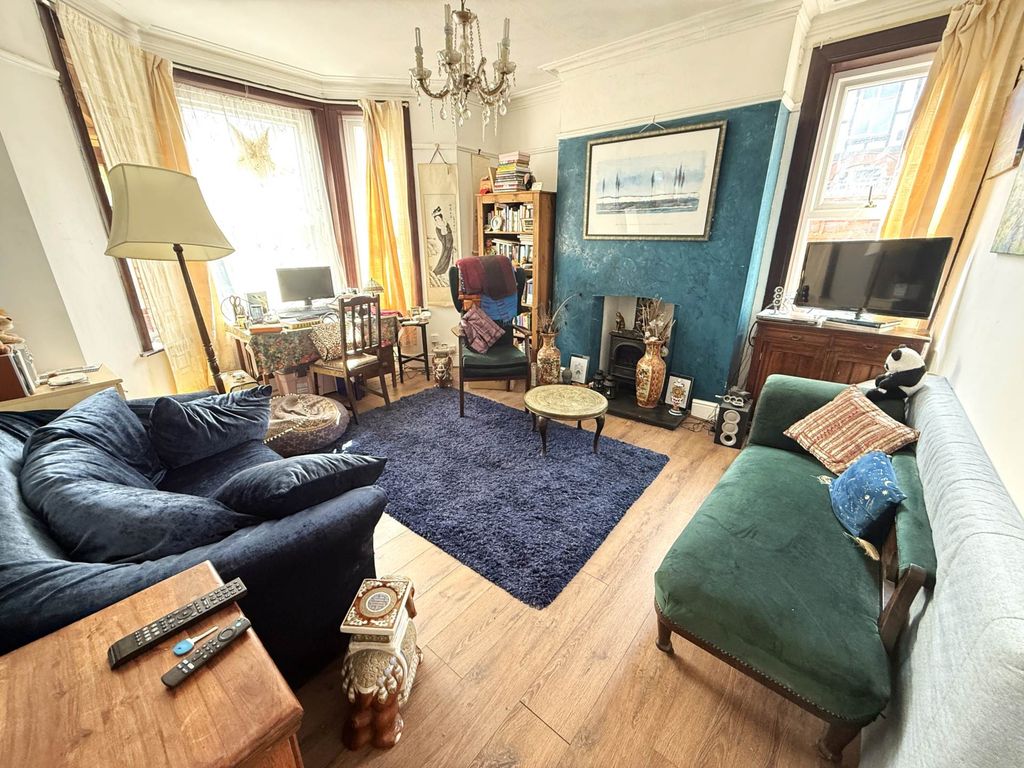 Property photo 2 of 11