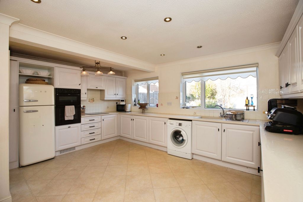 Property photo 3 of 18