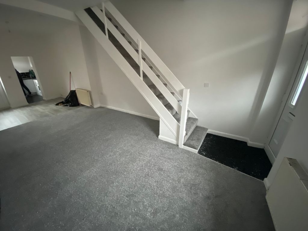 Property photo 3 of 7 Living Room 2
