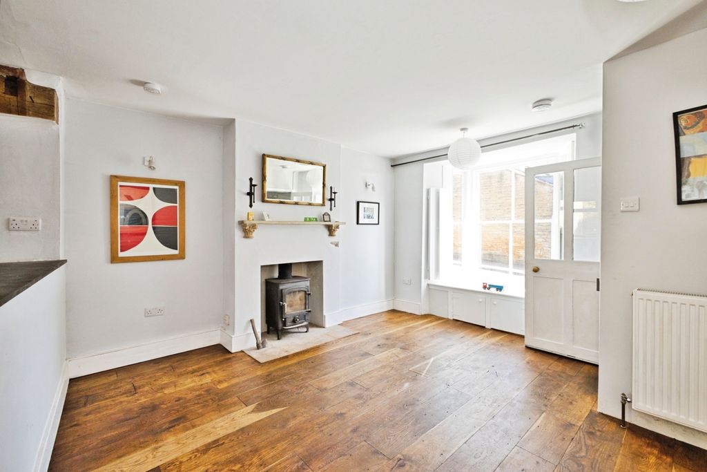 Property photo 2 of 18 Living Room