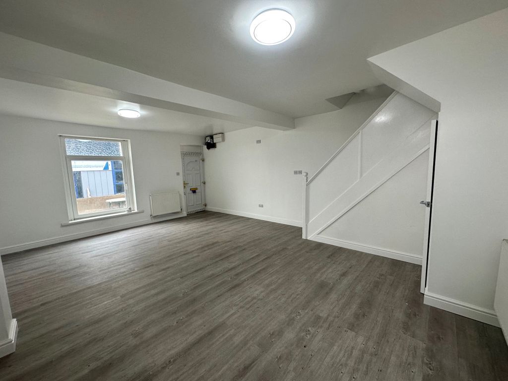 Property photo 3 of 30