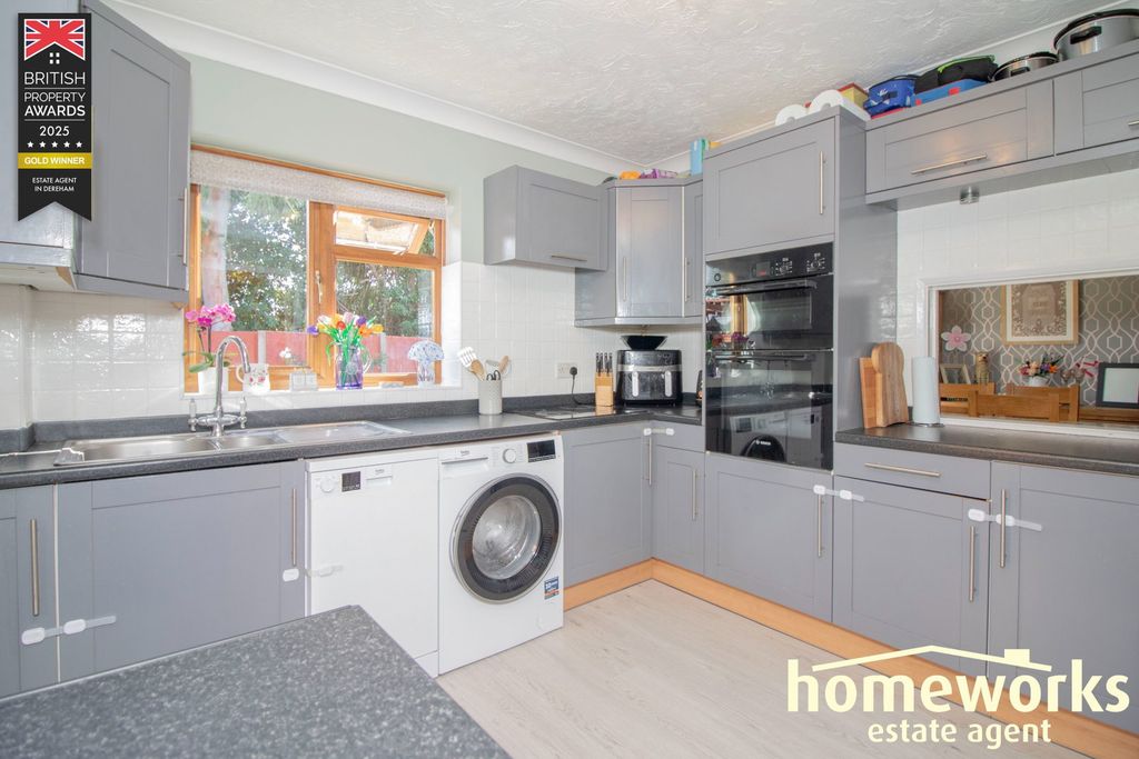 Property photo 3 of 14