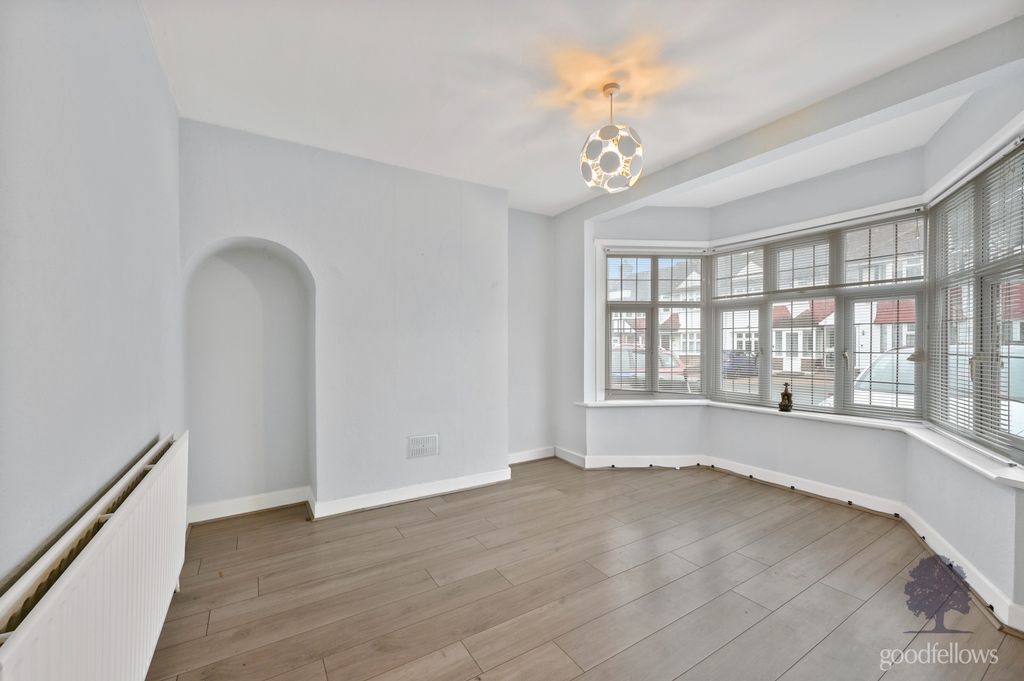 Property photo 2 of 13 Picture No. 23