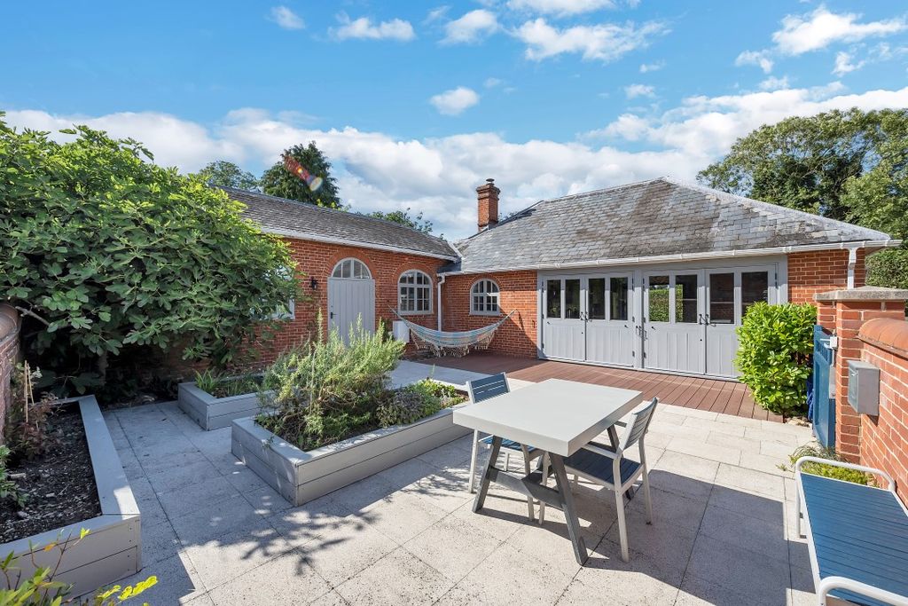 Property photo 1 of 31