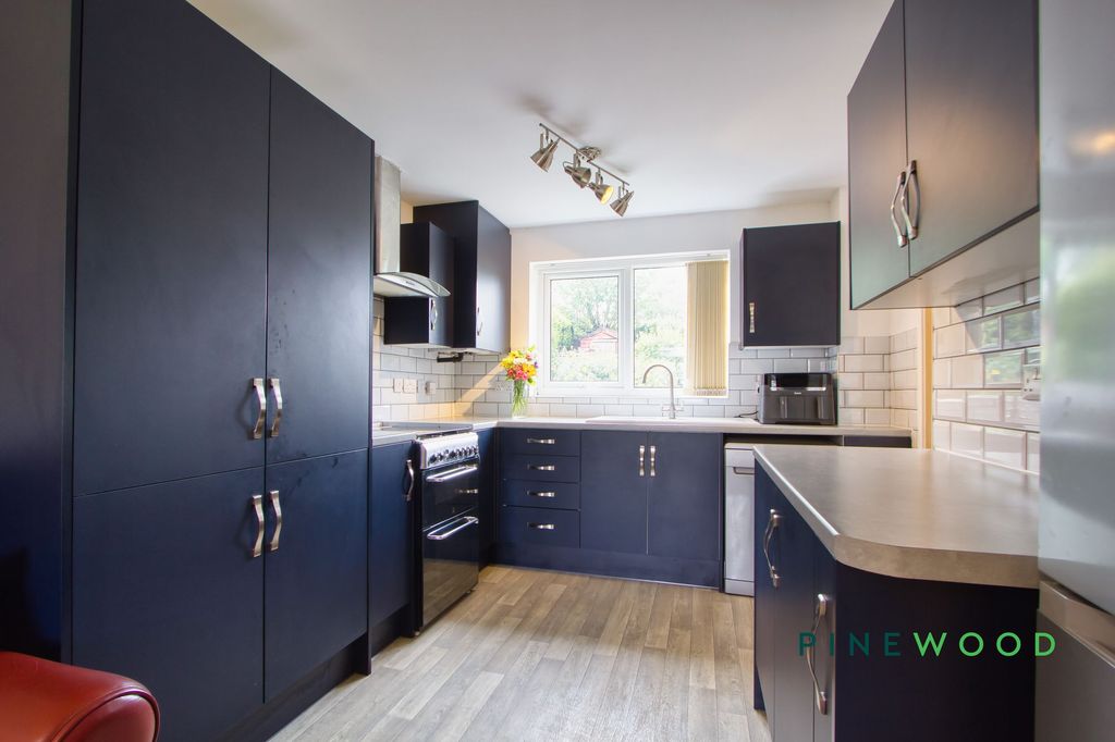 Property photo 2 of 25 Kitchen / Diner