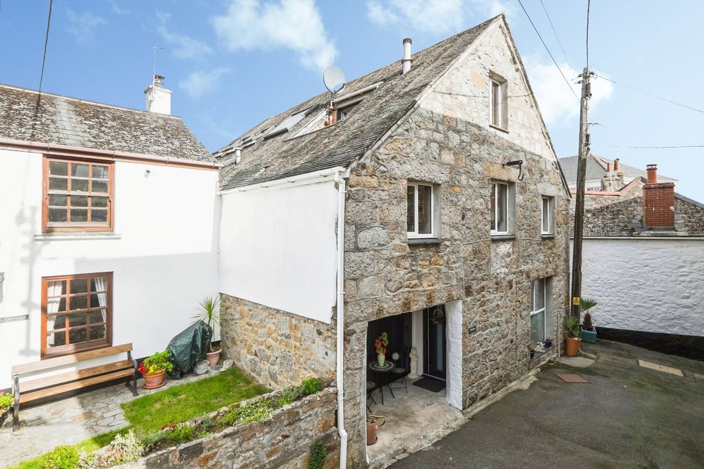 Property photo 1 of 36 Troika