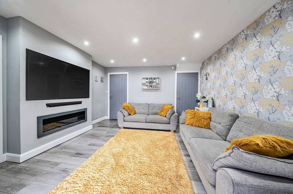 Property photo 3 of 18 1425593-9-69B447F...