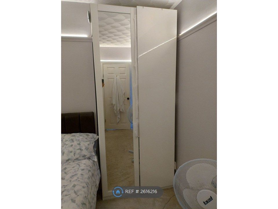 Property photo 3 of 24 Mirrored Storage, Door Hooks &amp; Tidy Decor