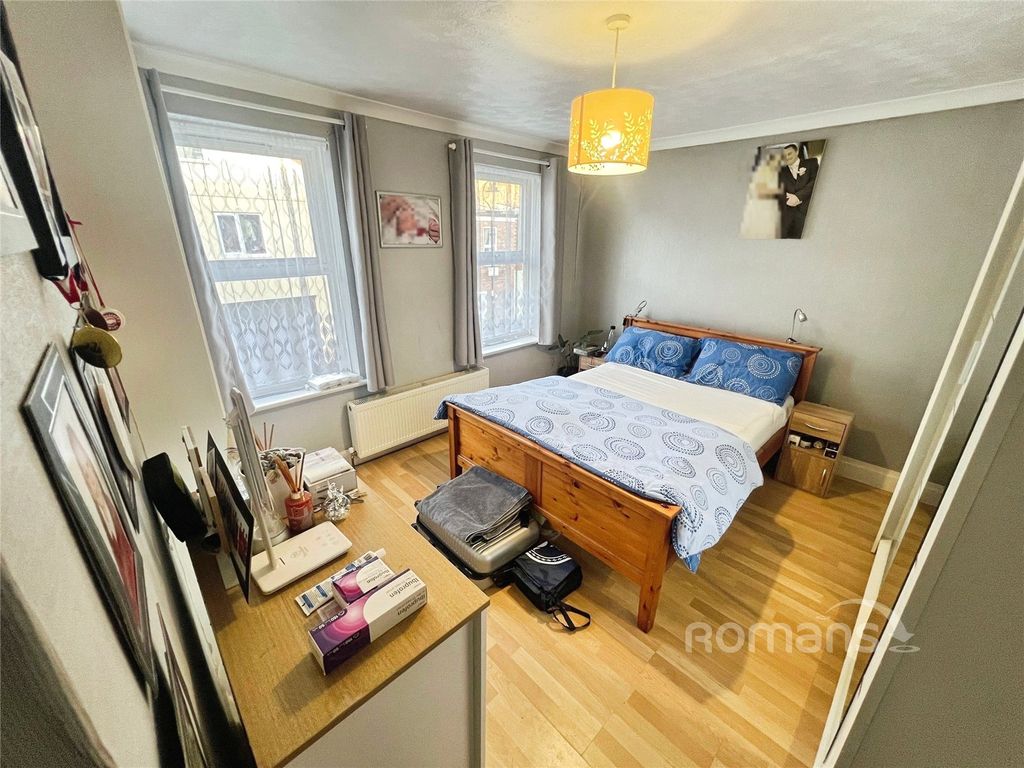 Property photo 3 of 14 Picture No. 17