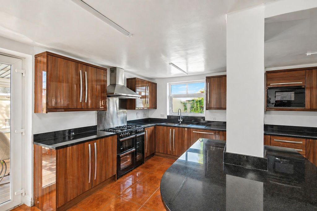 Property photo 2 of 22 Kitchen.Png