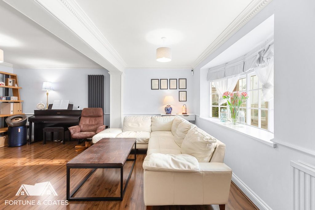 Property photo 3 of 26 Cartersmead_26.Jpg