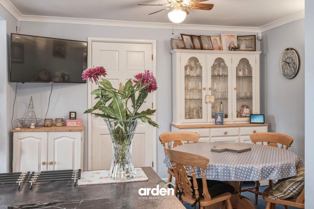 Property photo 2 of 20