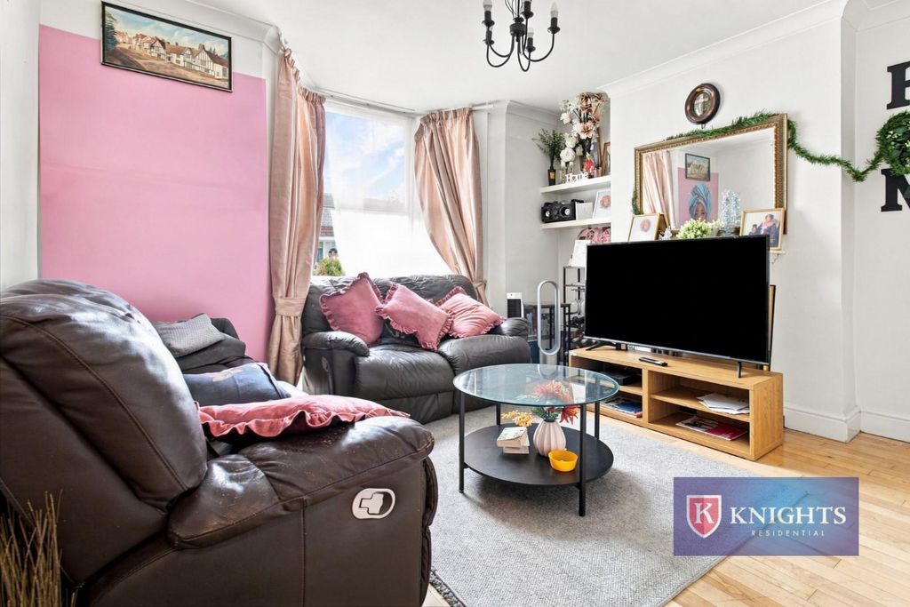 Property photo 2 of 11