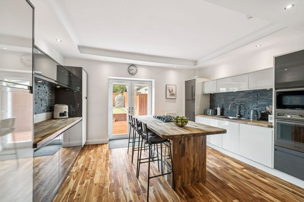 Property photo 1 of 23 Kitchen