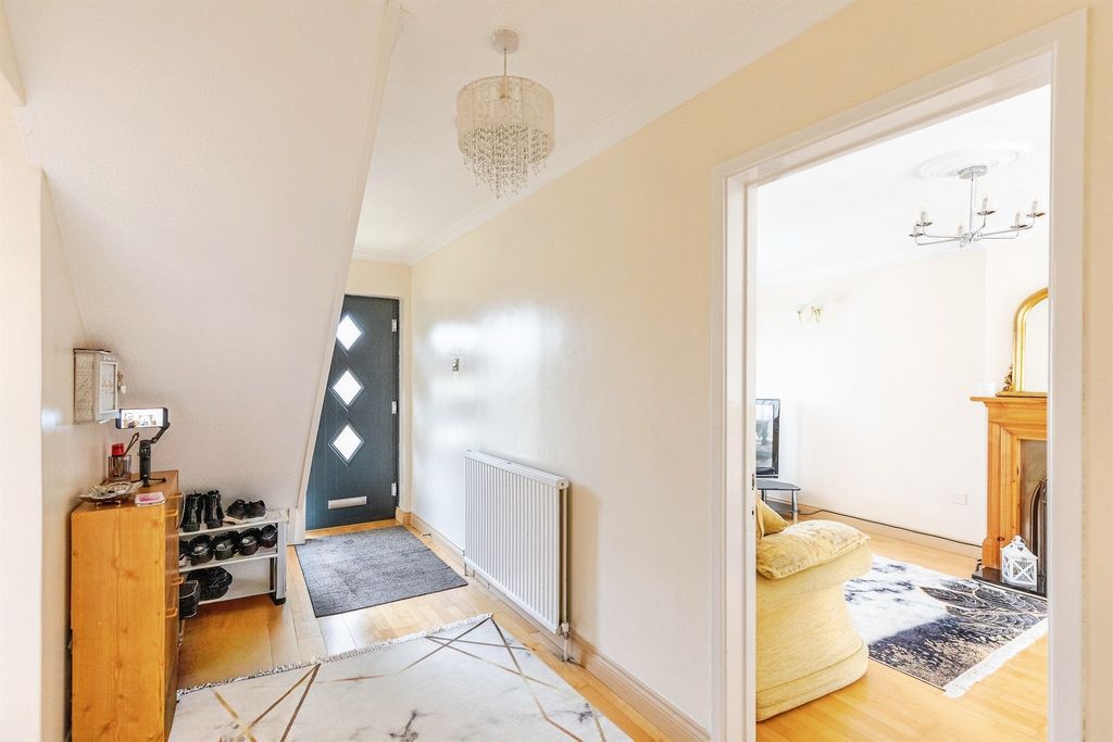 Property photo 2 of 21