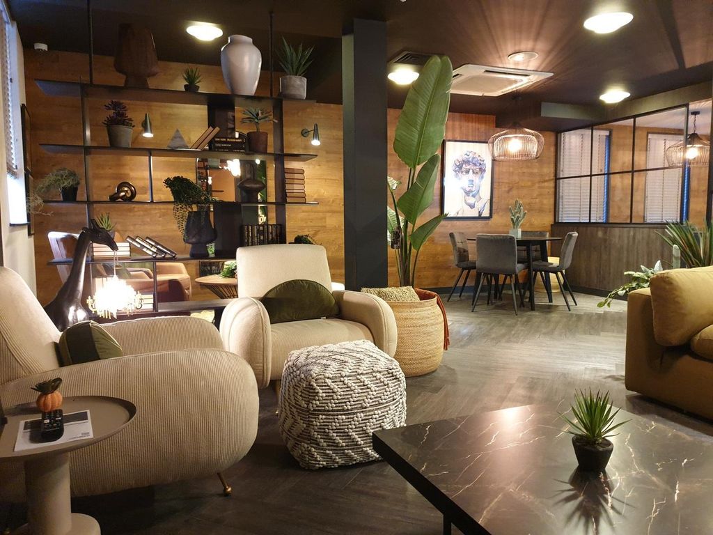 Property photo 1 of 30