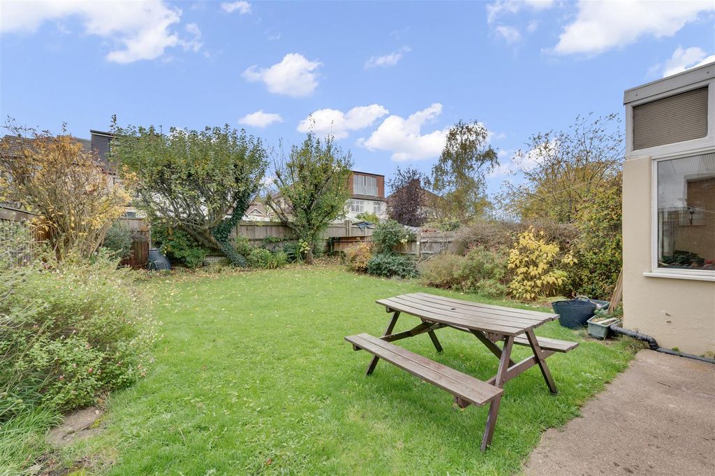 Property photo 3 of 16 Daniels_107, Fleetwood Road London_006.Jpg