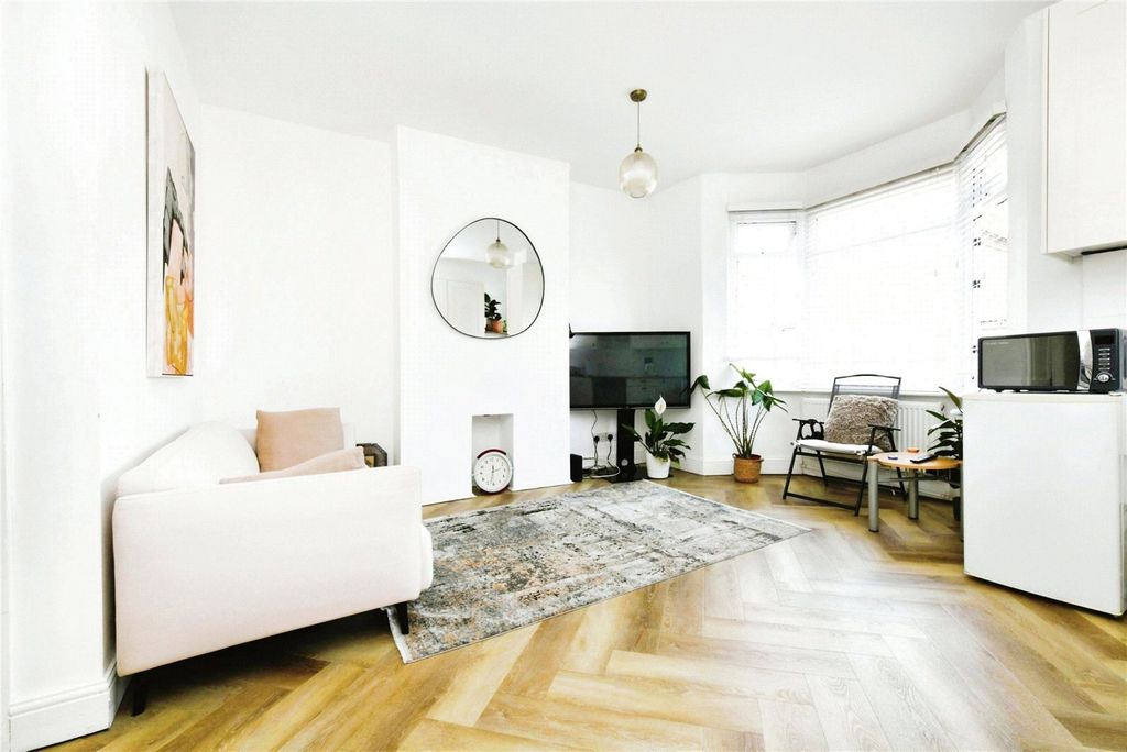 Property photo 3 of 17 Picture No. 04