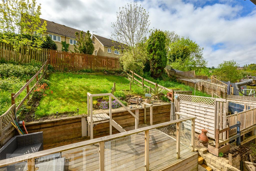 Property photo 2 of 18 Garden