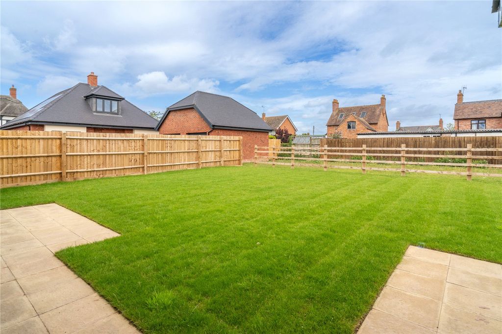 Additional image 14 of 3 bed bungalow for saleBourton Gardens, Badsey, Worcestershire WR11