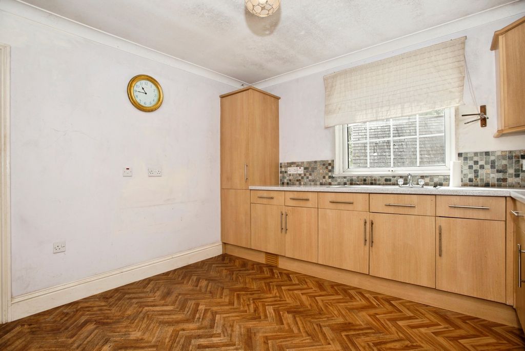 Property photo 2 of 20 Pbox-Img.Jpg